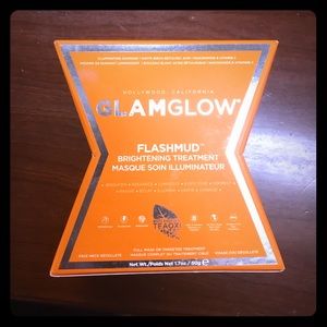 GlamGlow Flashmud brightening treatment